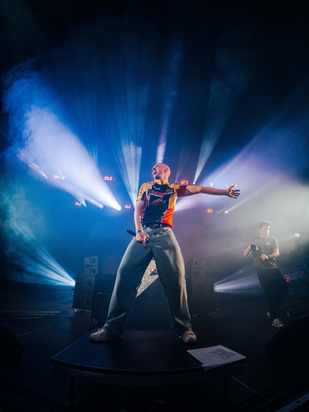 Let's Dance op het podium van Clamotte Rock, MC voor een volle tent